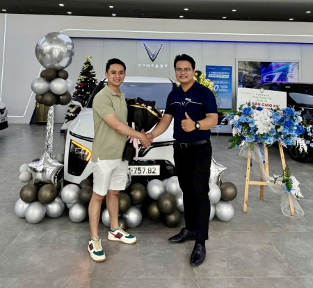 Lễ bàn giao xe Vinfast