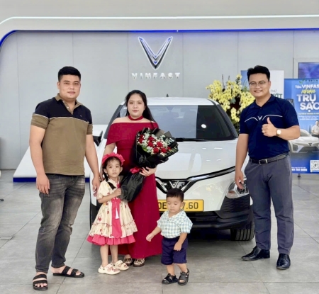 Lễ bàn giao xe Vinfast