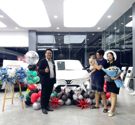 Lễ bàn giao xe Vinfast