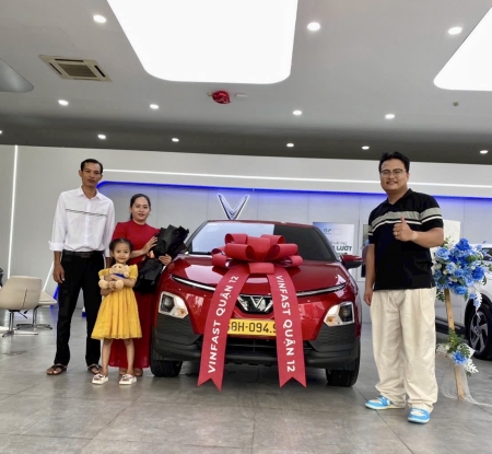 Lễ bàn giao xe Vinfast