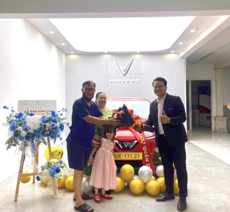 Lễ bàn giao xe Vinfast
