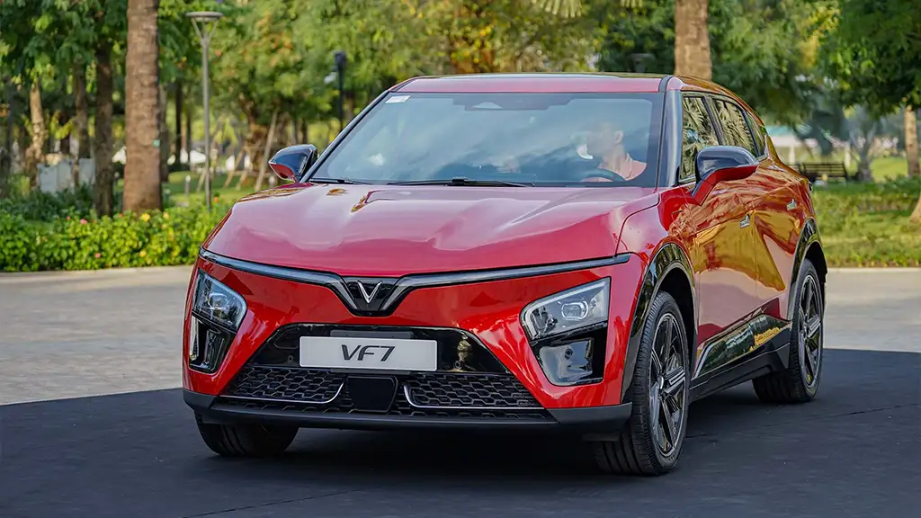 VinFast VF7 – SUV Điện Hiện Đại & Đa Năng